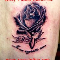 modele-tatuaje-trandafir-negru