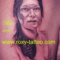 portret femeie tatuaj