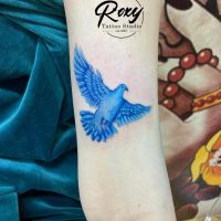 tatuaj fete porumbel