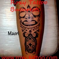 tatuaje-baieti-mana-antebrat-maori