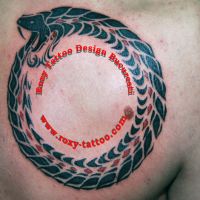 tatuaje-baieti-sarpe-tribal-spate