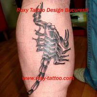 tatuaje-baieti-scorpion-gamba-picior