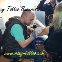 tatuaje-fete-roxy-salon