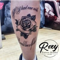 tatuaje baieti trandafir scris